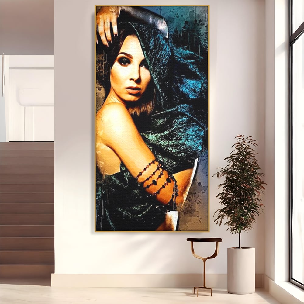 Tablou canvas cu tablou canvas portret femeie misterioasa, in rama de aluminiu auriu